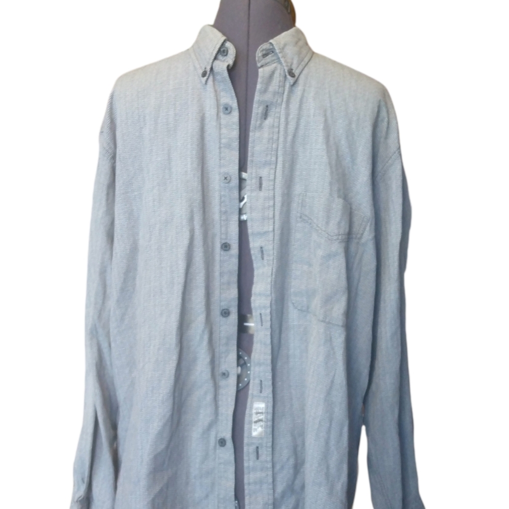 Bill Blass grey long sleeve button down shirt. L